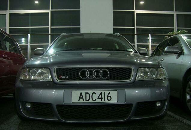 Audi RS4 Avant B5