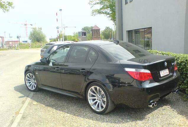 BMW M5 E60 2005