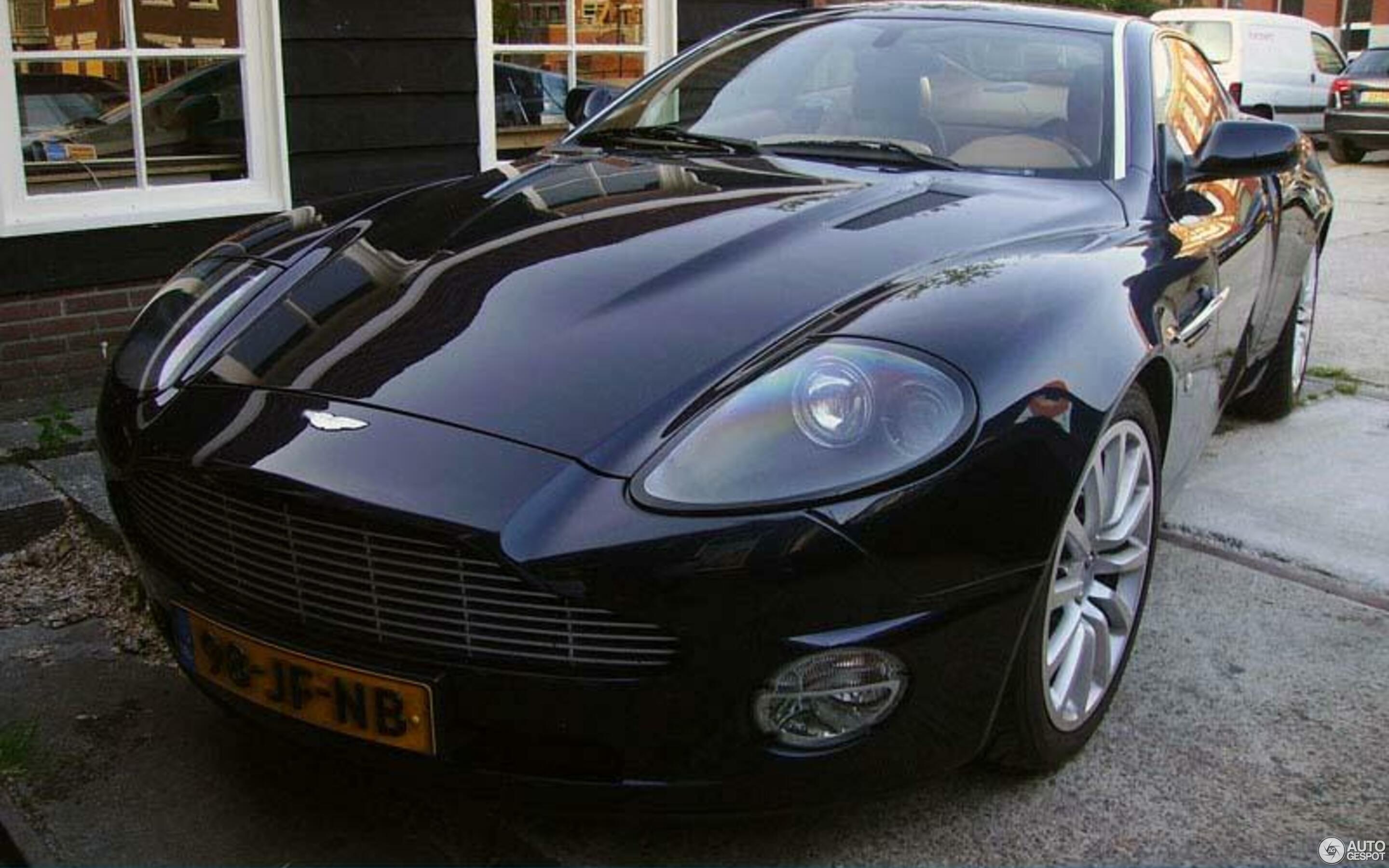 Aston Martin Vanquish