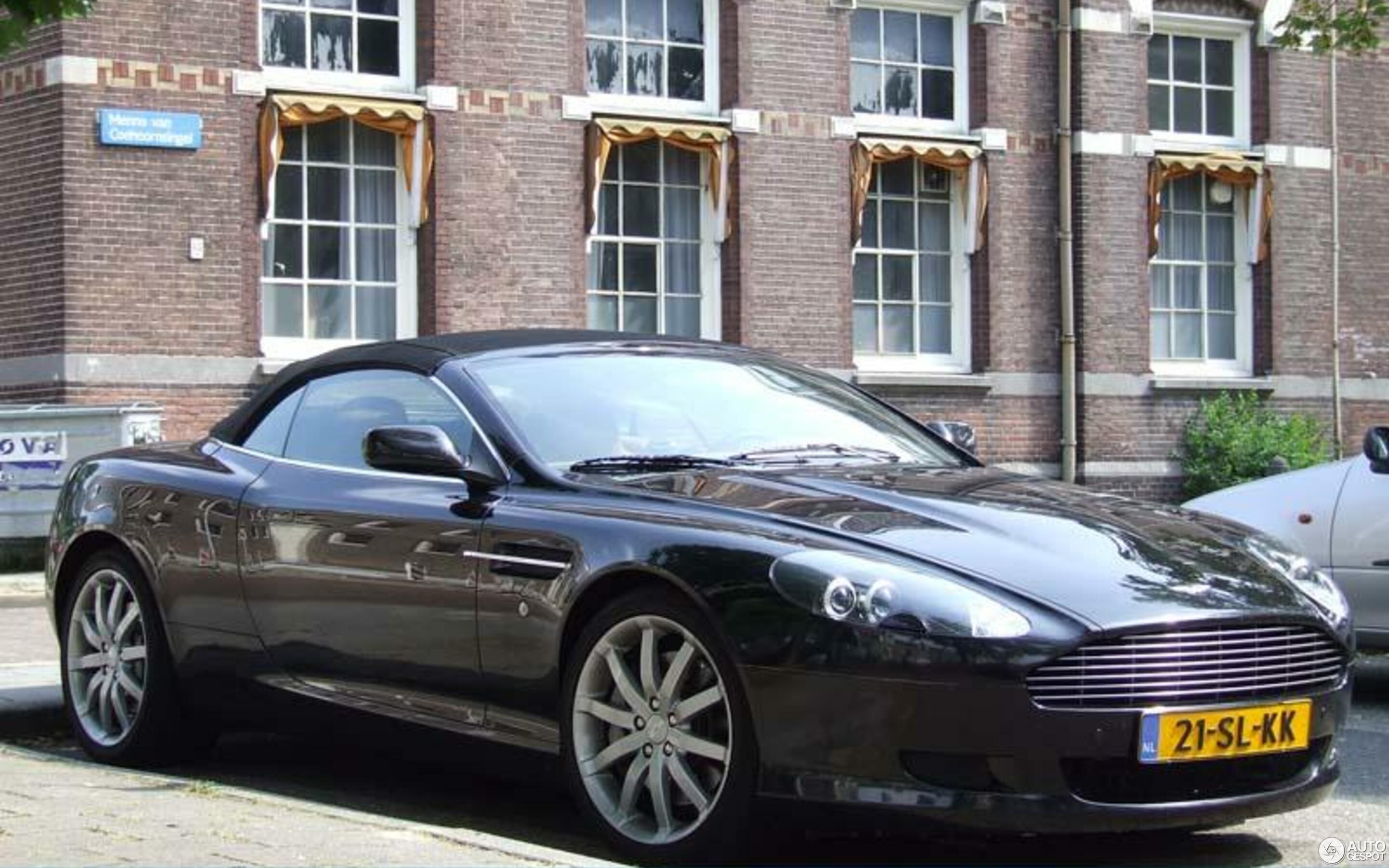 Aston Martin DB9 Volante