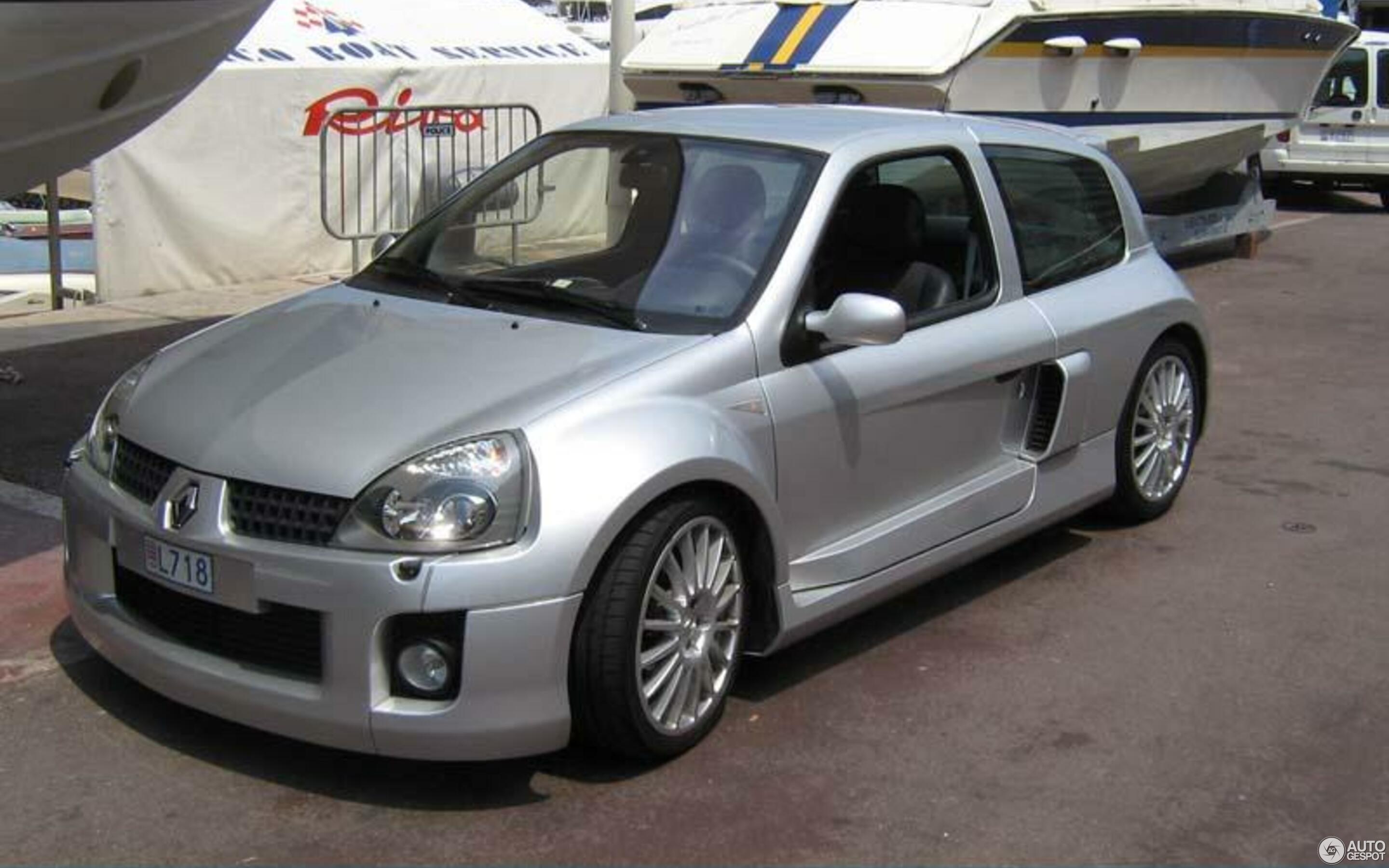 Renault Clio V6 Phase II