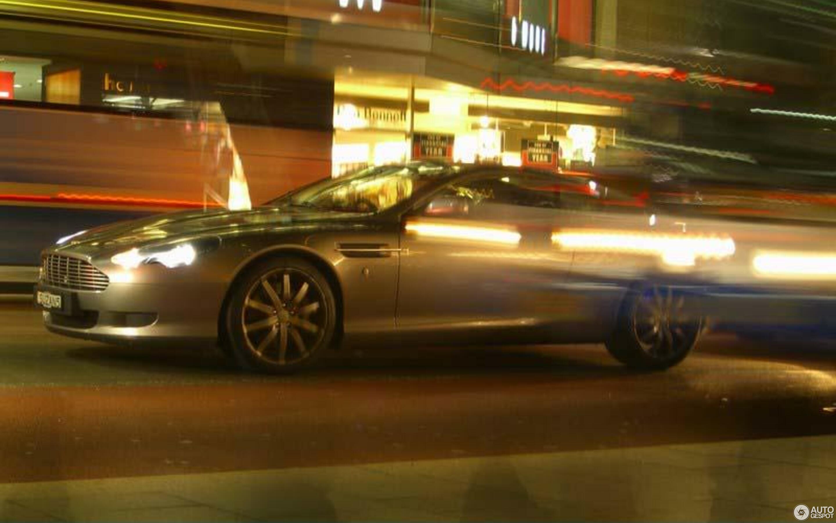 Aston Martin DB9