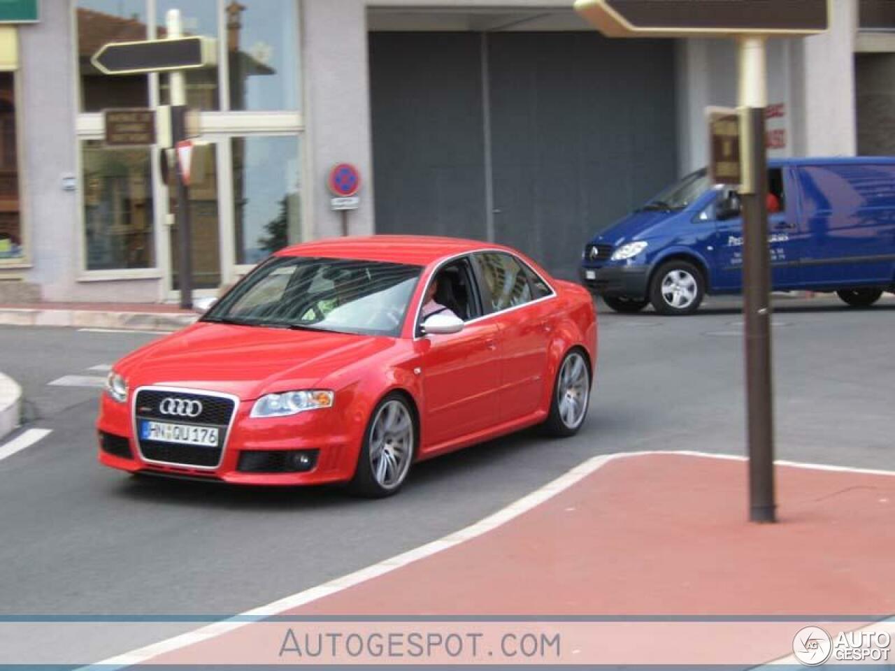 Audi RS4 Sedan