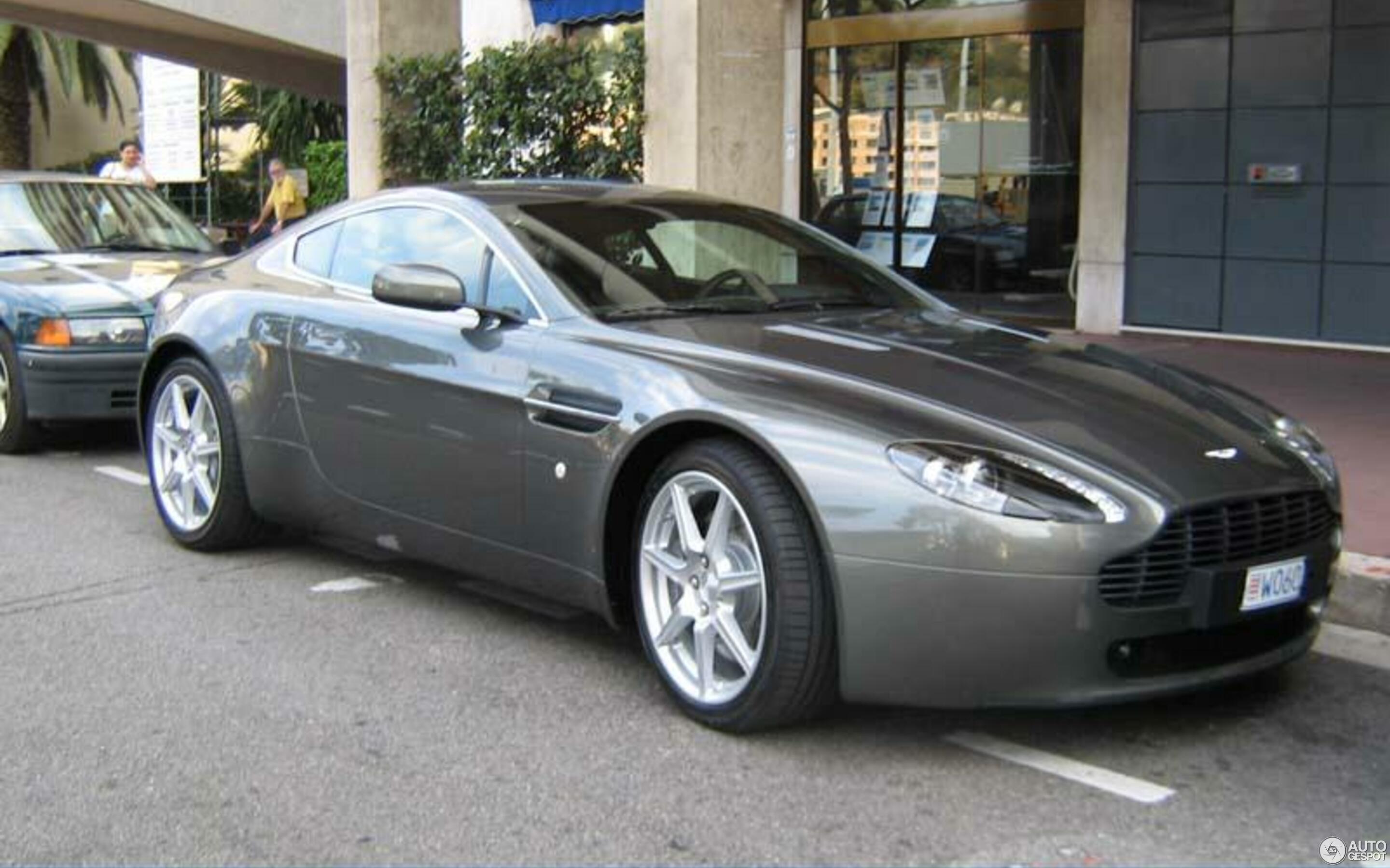 Aston Martin V8 Vantage