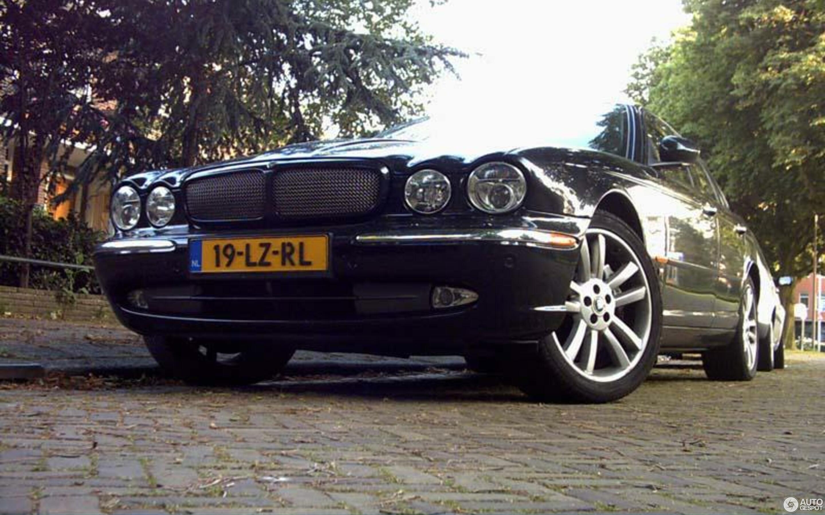 Jaguar XJR