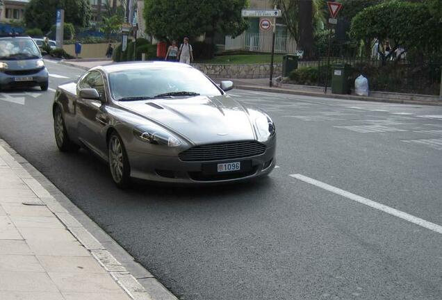 Aston Martin DB9