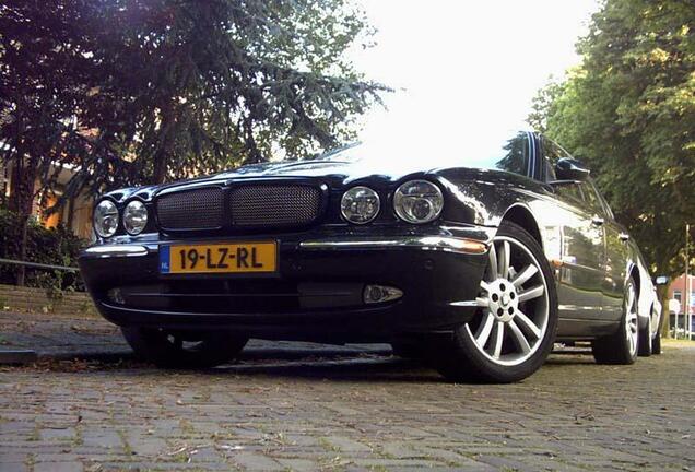 Jaguar XJR