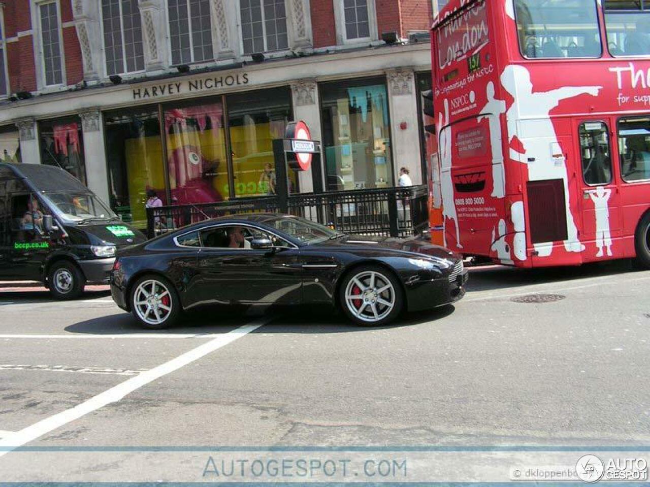 Aston Martin V8 Vantage