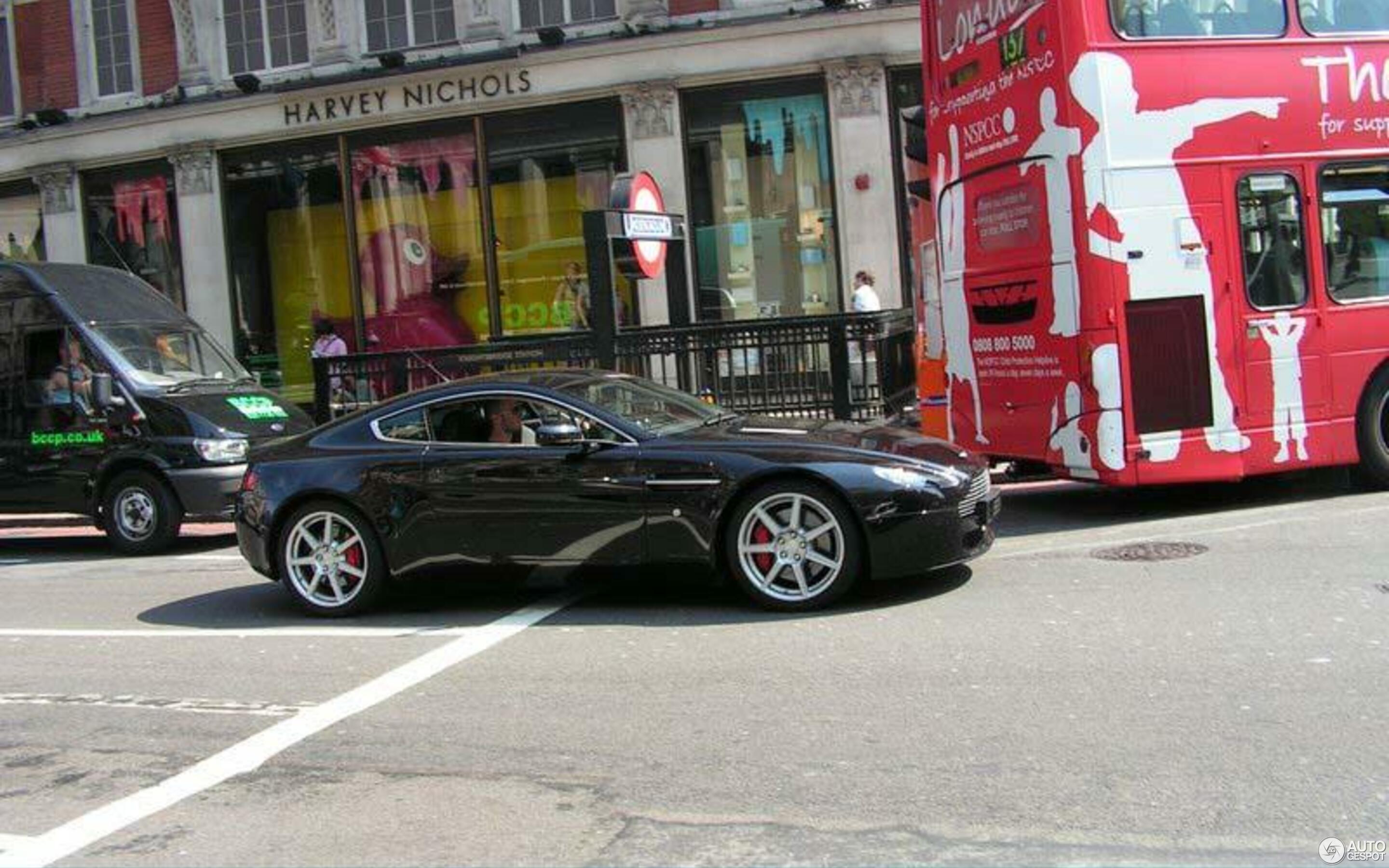 Aston Martin V8 Vantage