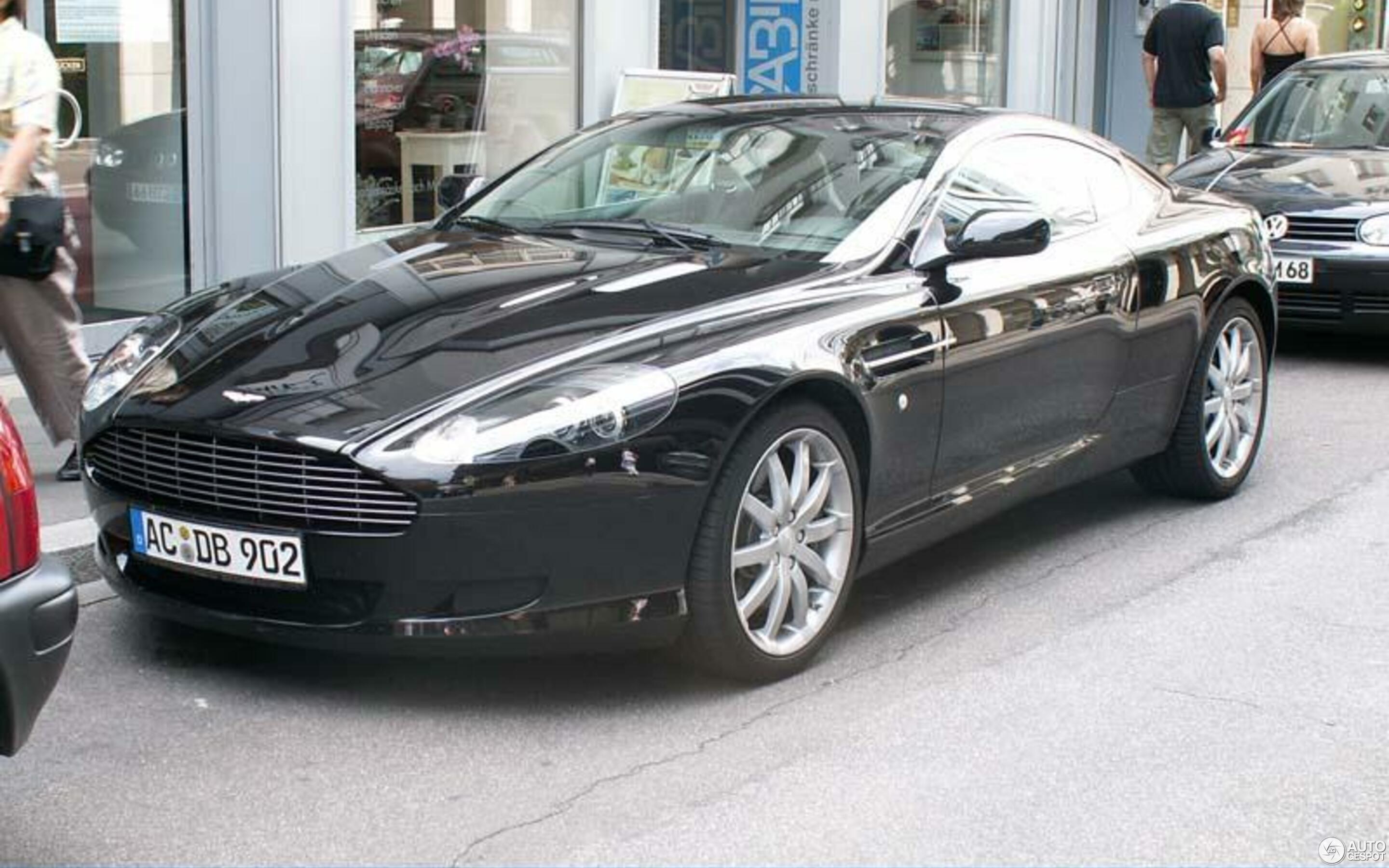 Aston Martin DB9