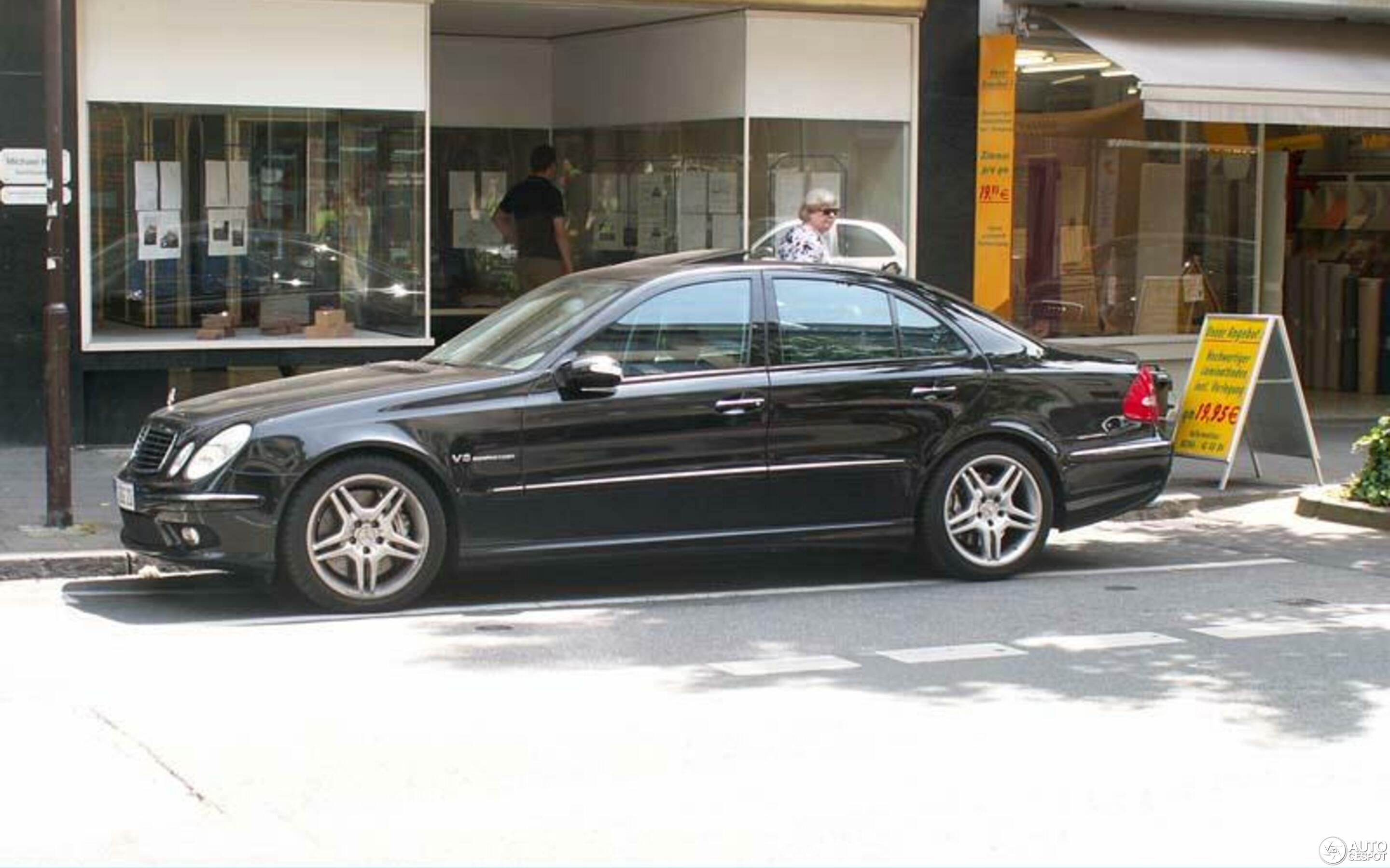 Mercedes-Benz E 55 AMG