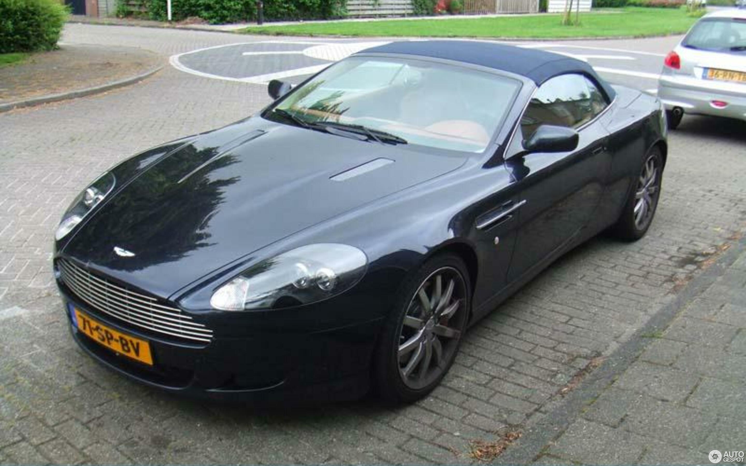 Aston Martin DB9 Volante