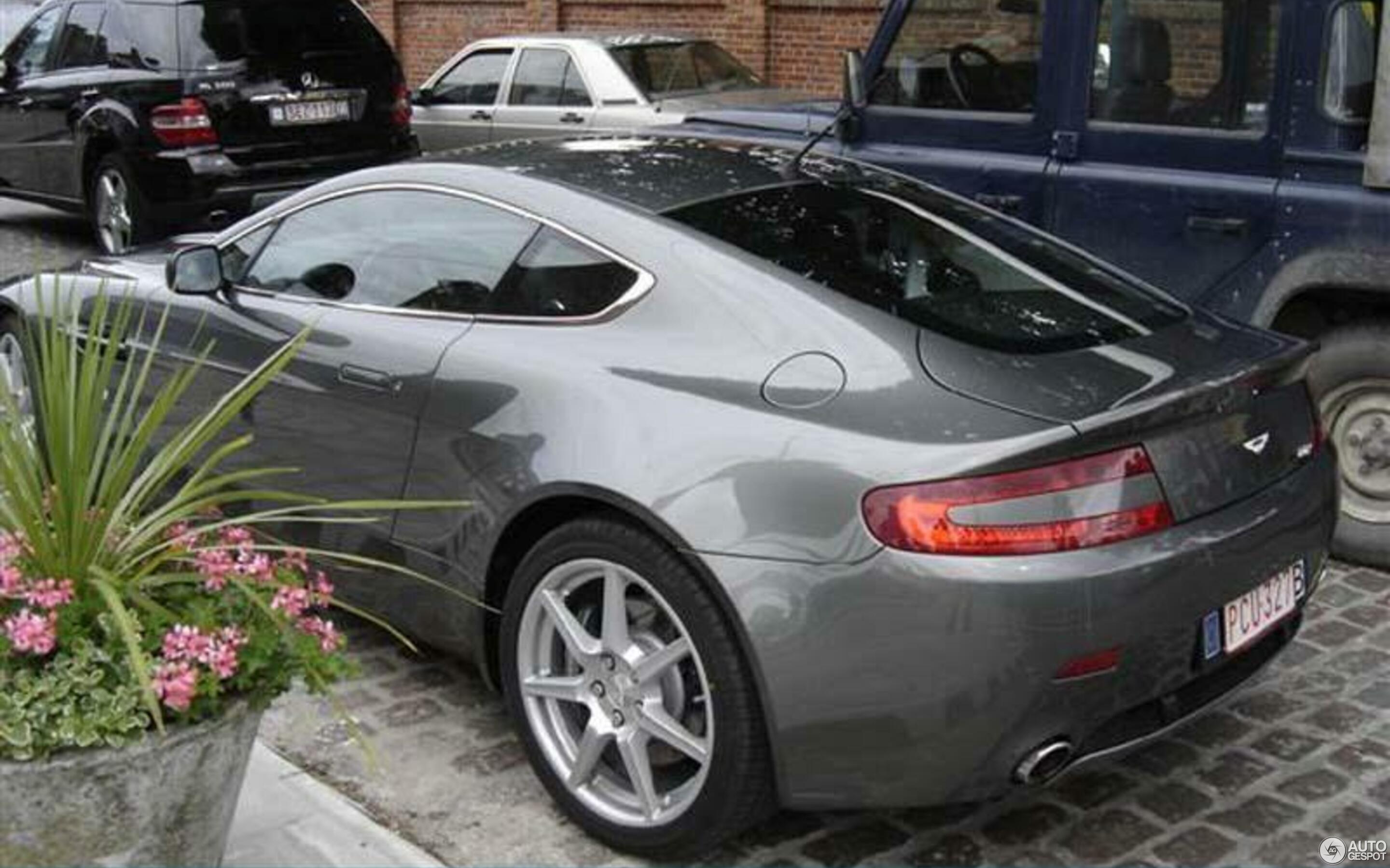 Aston Martin V8 Vantage