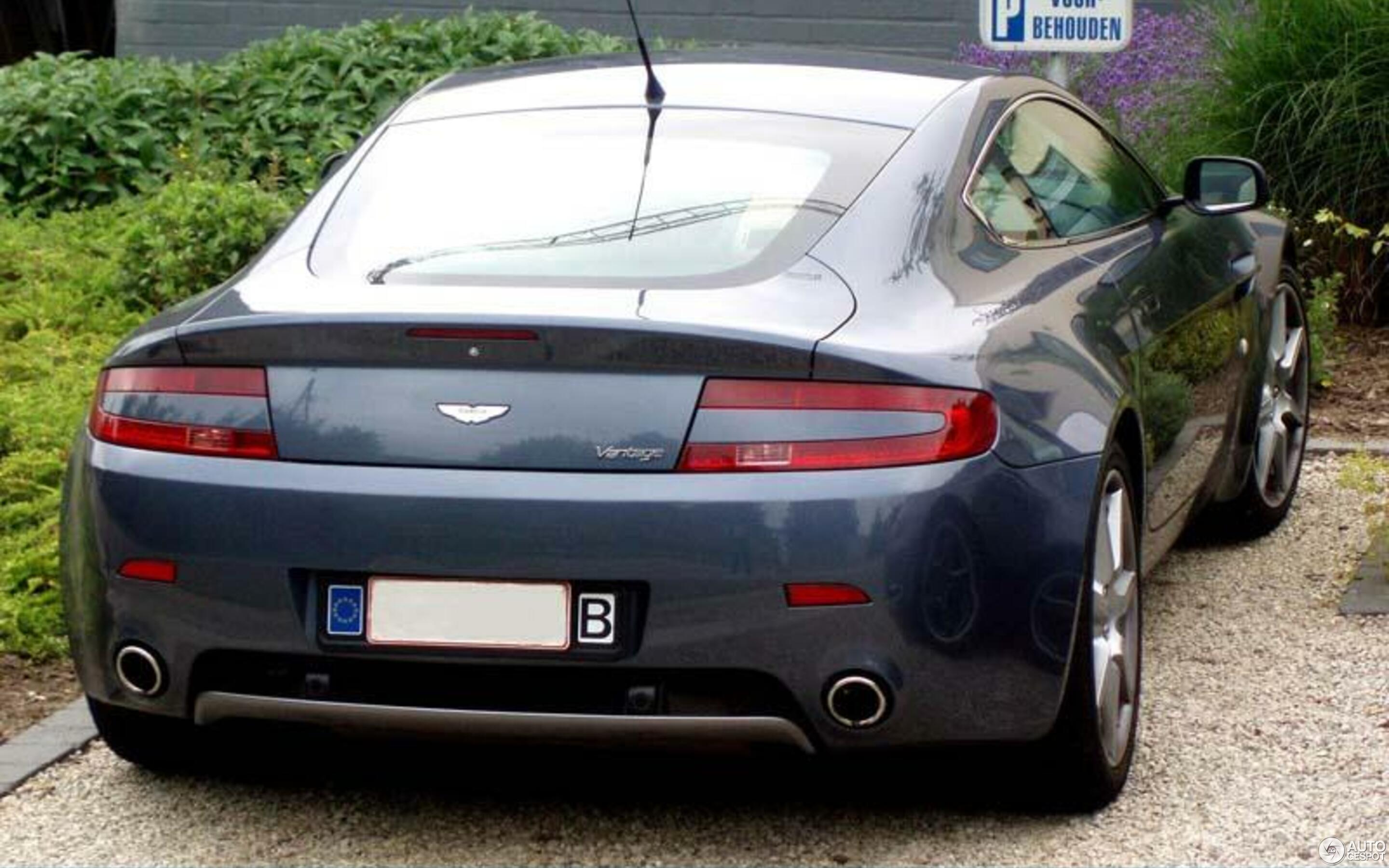 Aston Martin V8 Vantage