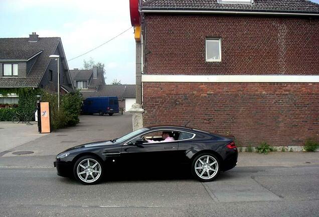 Aston Martin V8 Vantage