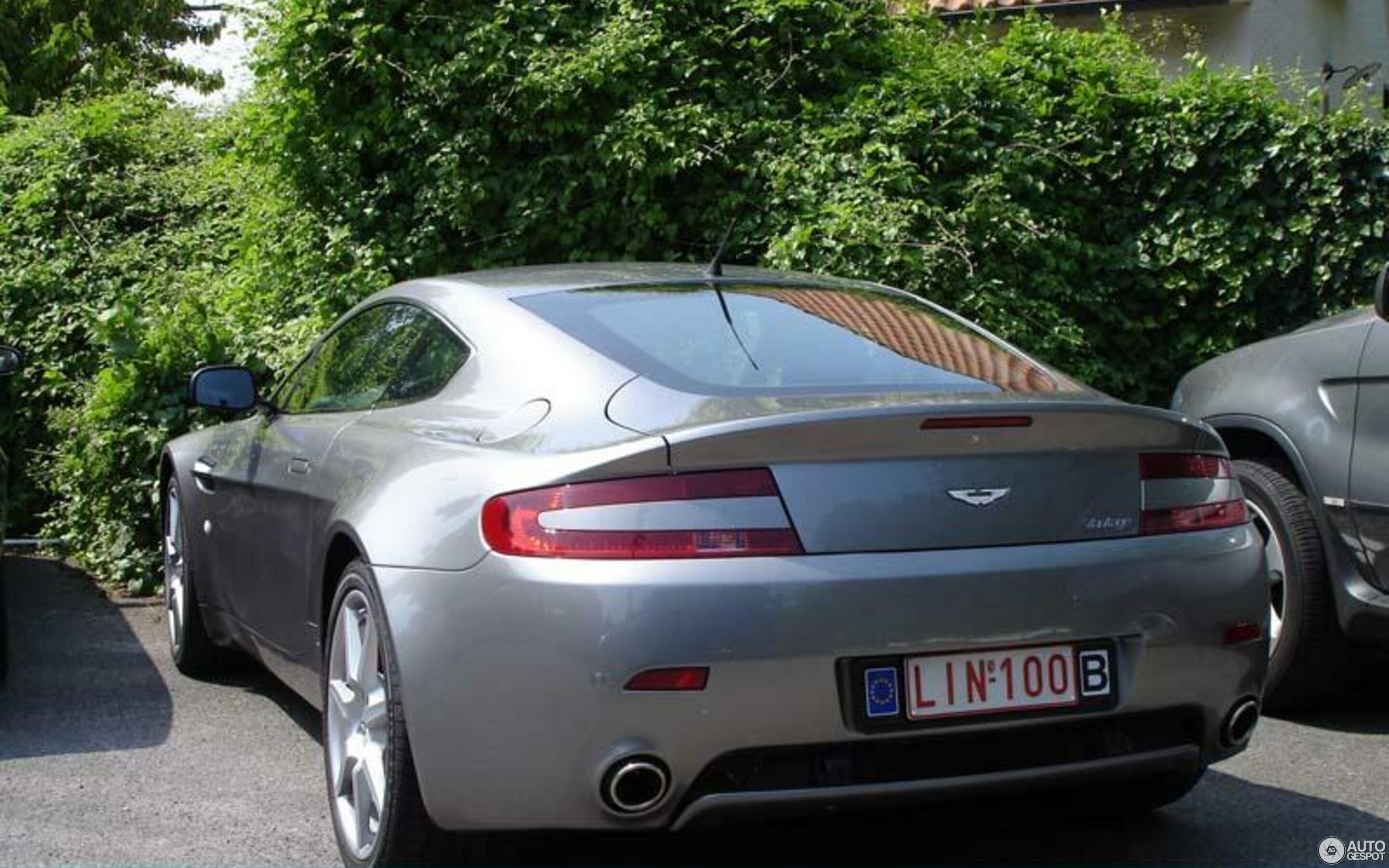 Aston Martin V8 Vantage