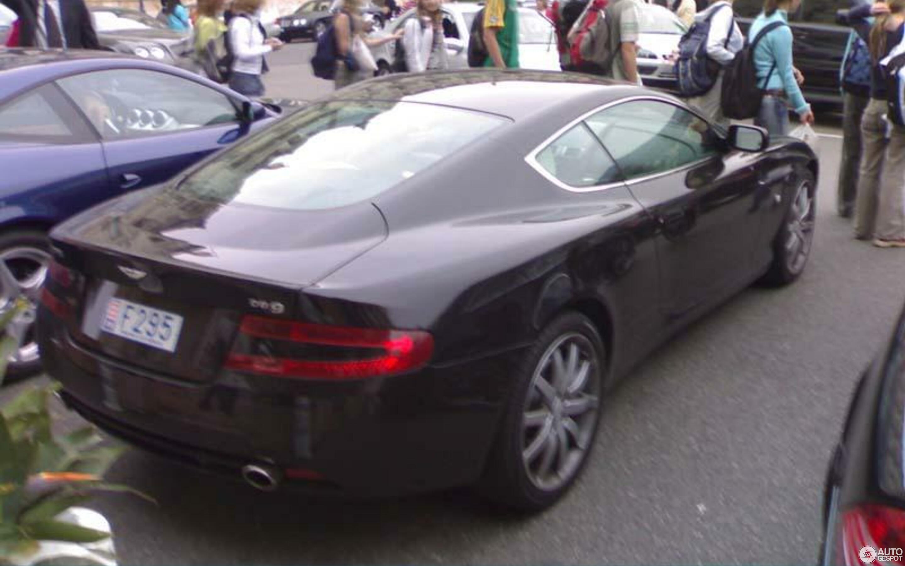 Aston Martin DB9