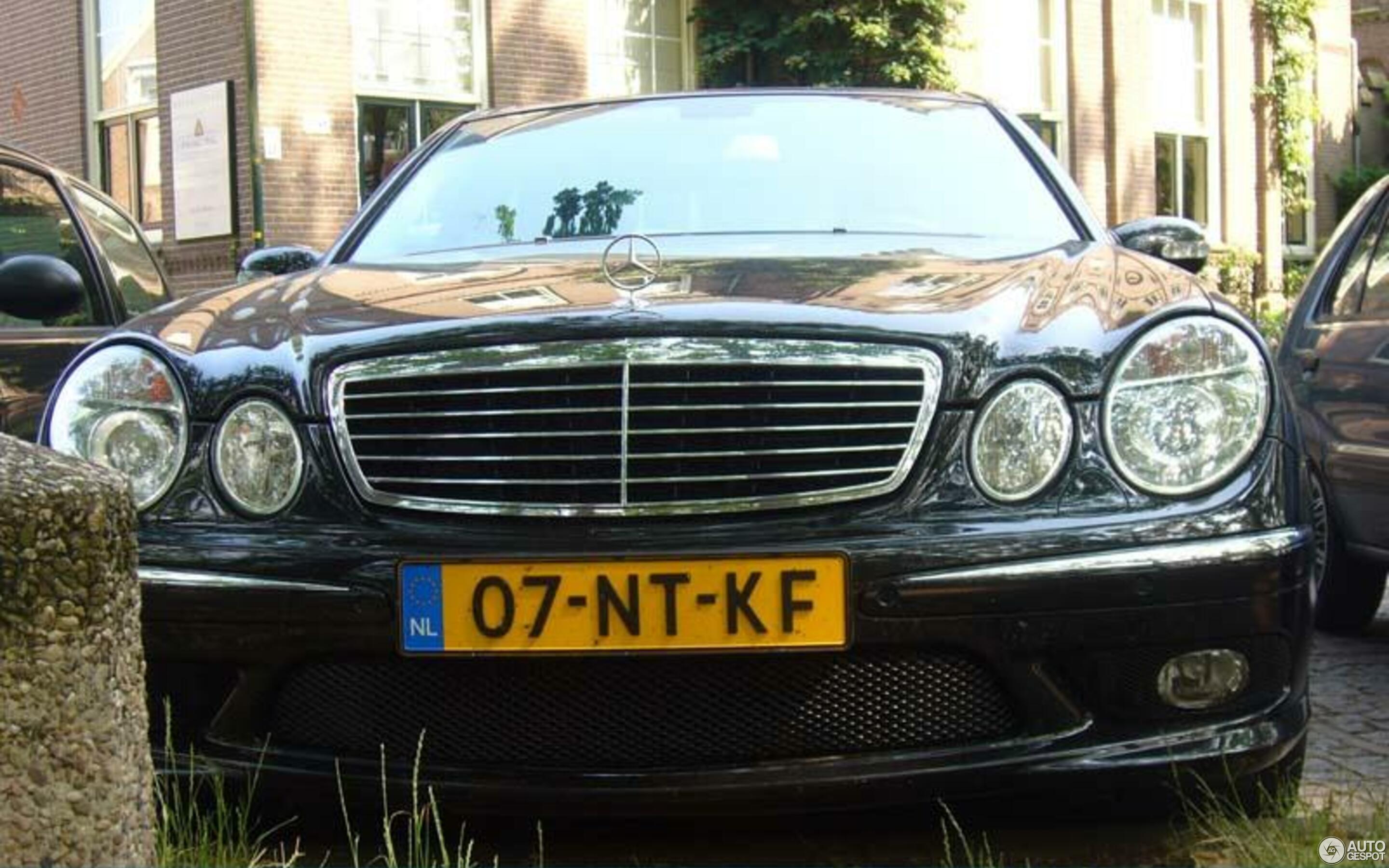 Mercedes-Benz E 55 AMG