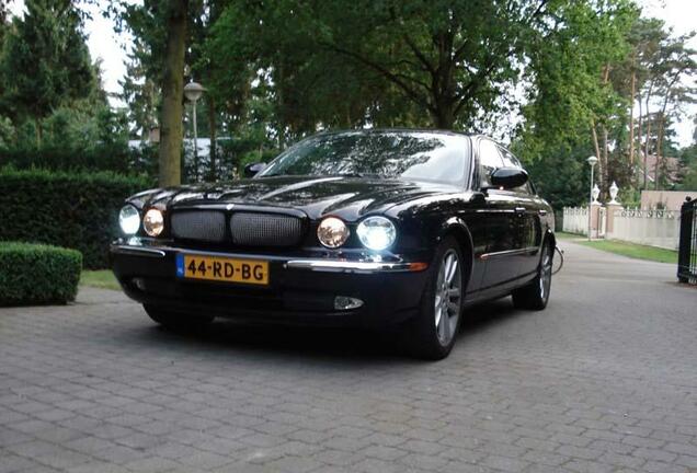 Jaguar XJR