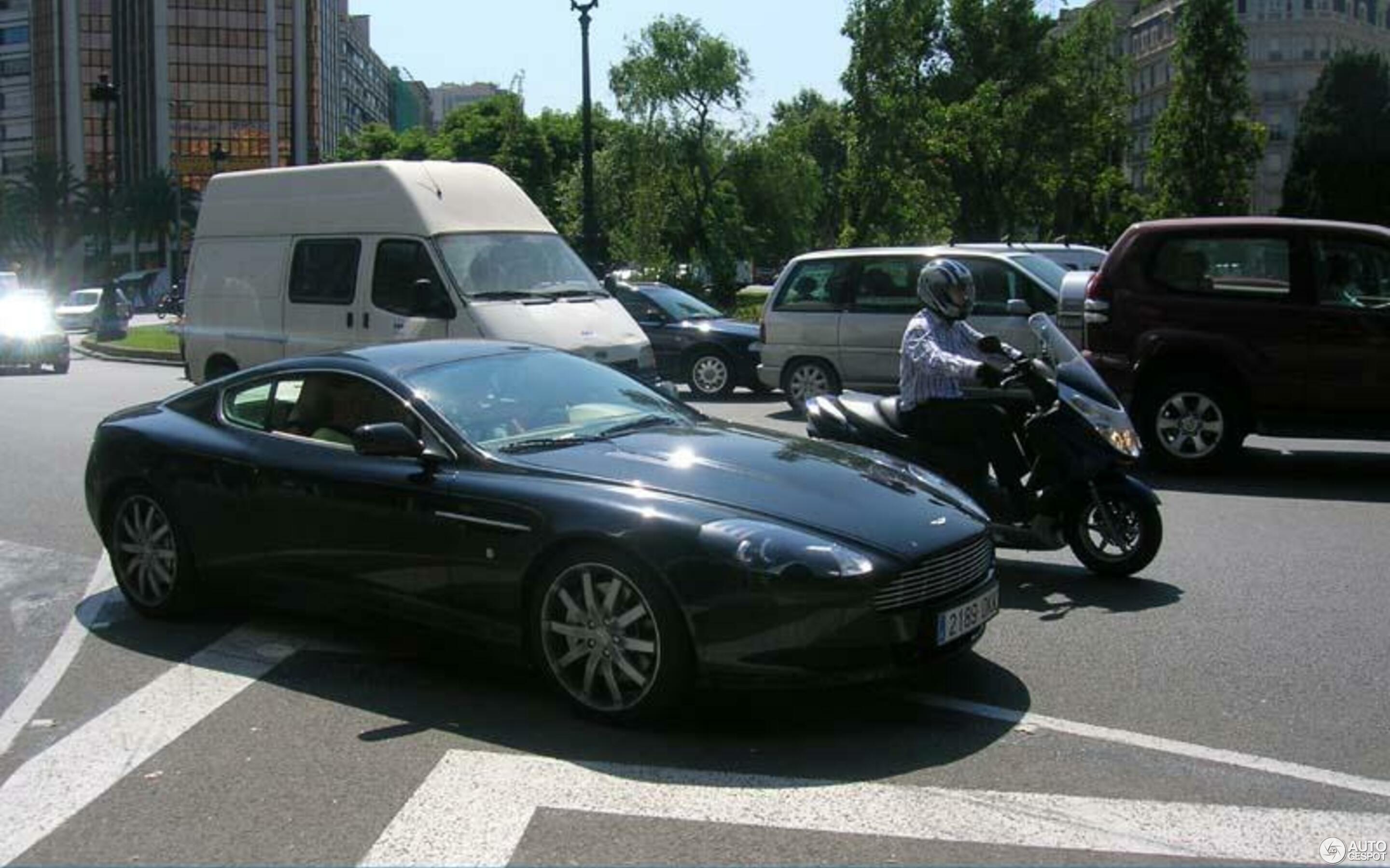 Aston Martin DB9