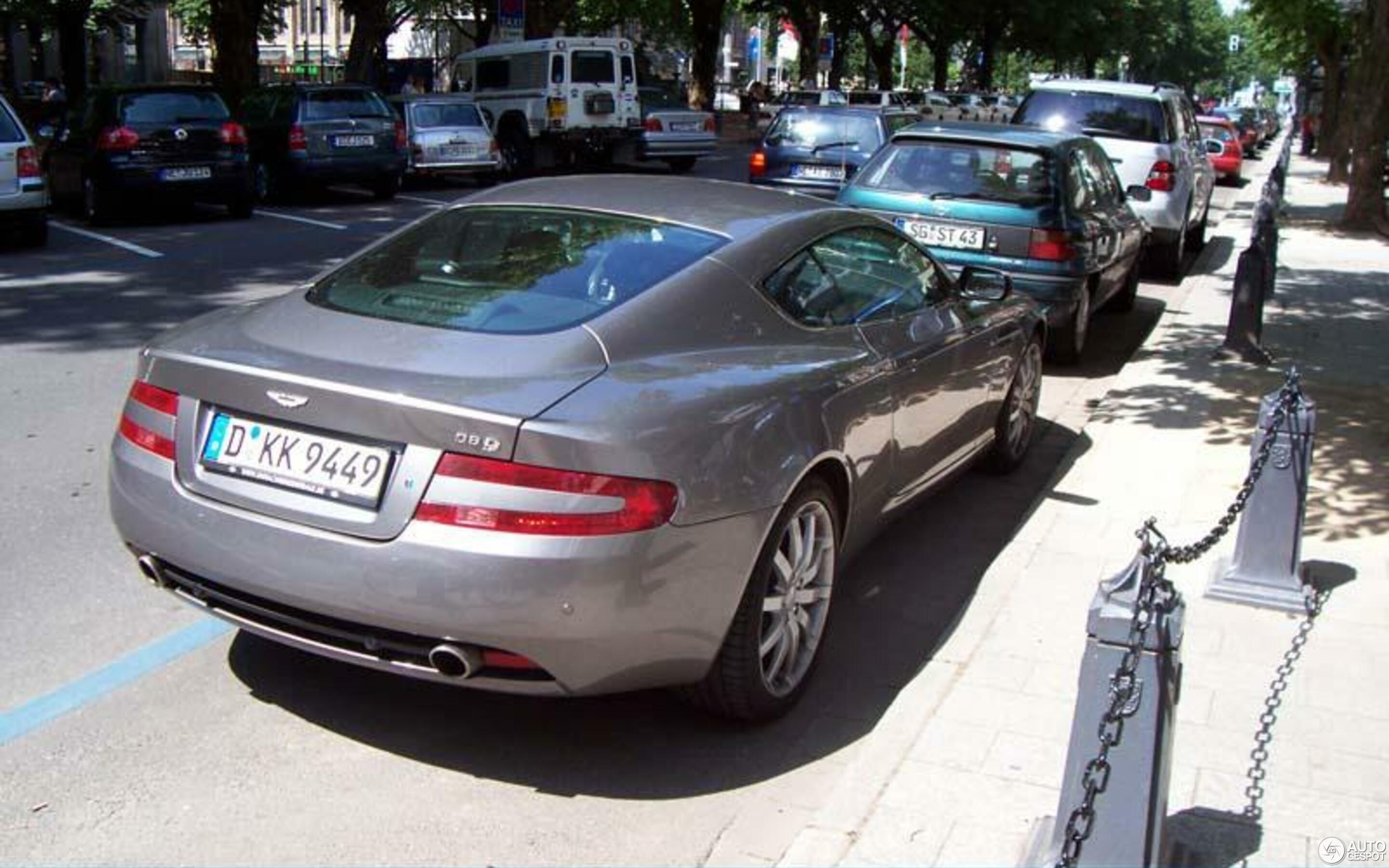 Aston Martin DB9