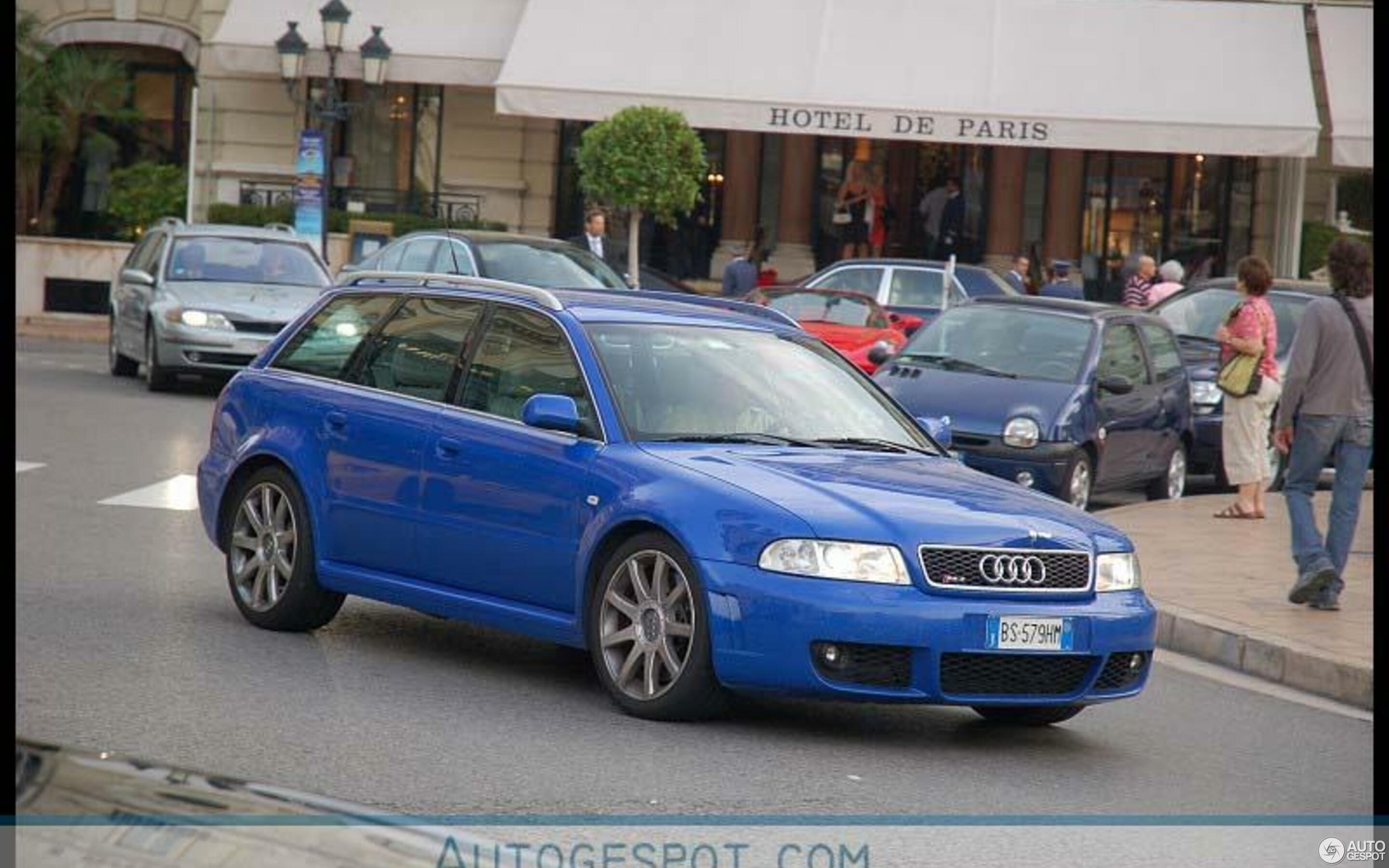 Audi RS4 Avant B5