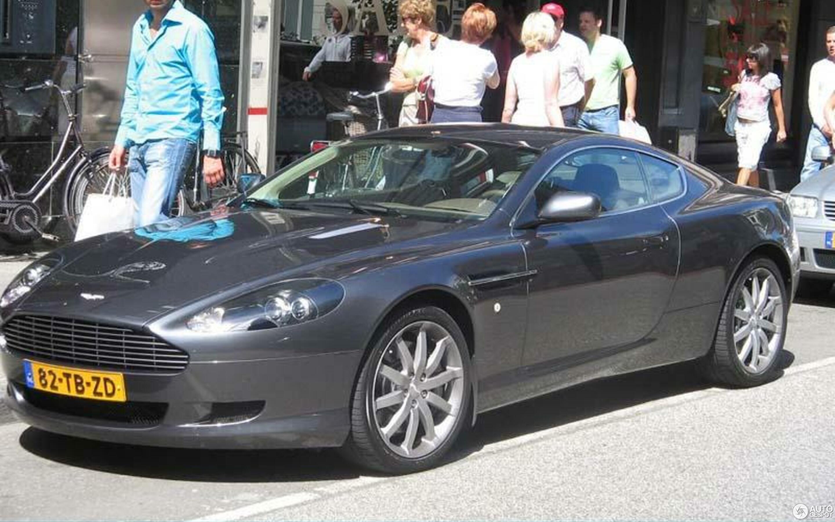 Aston Martin DB9