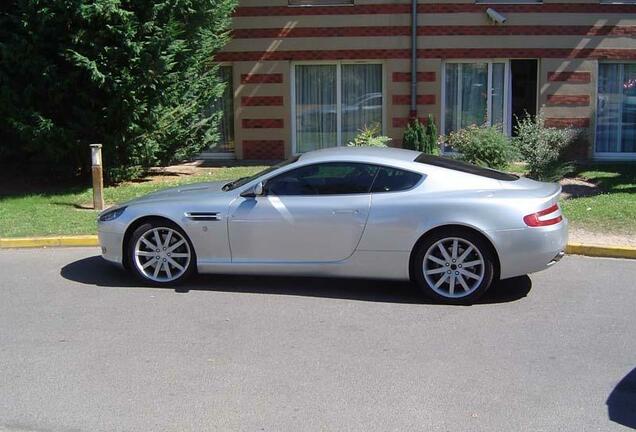 Aston Martin DB9