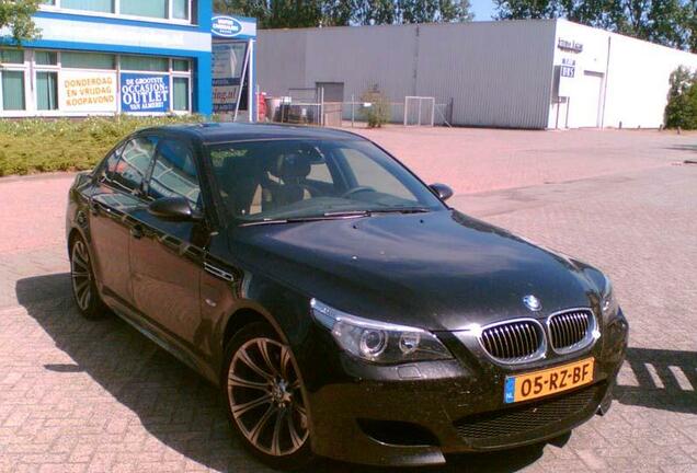 BMW M5 E60 2005