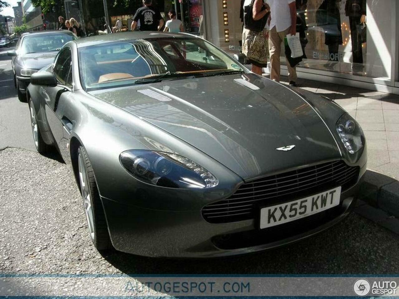 Aston Martin V8 Vantage