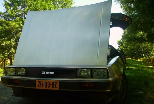 DeLorean DMC-12