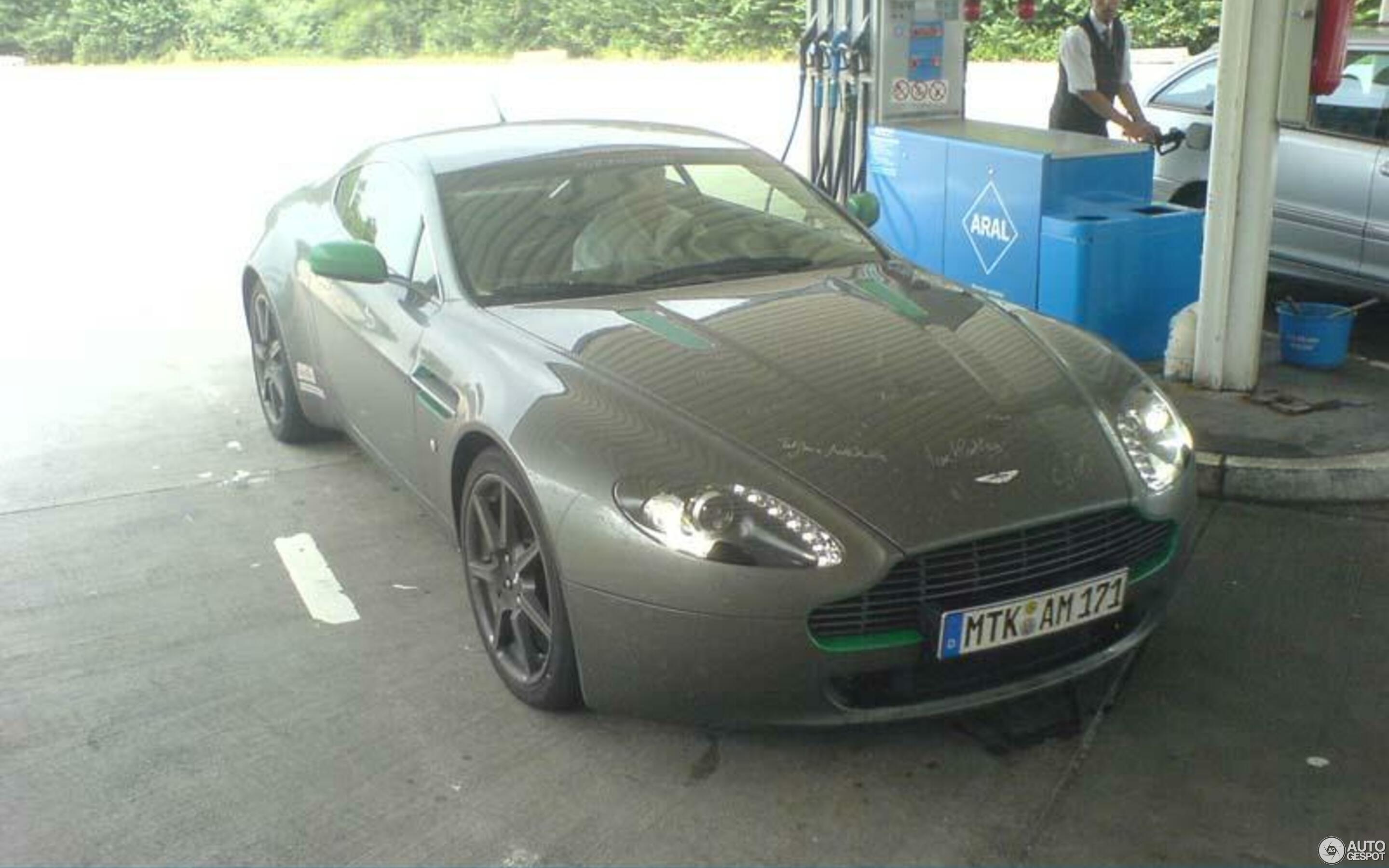 Aston Martin V8 Vantage Project 30.000