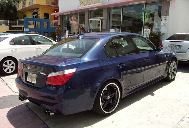 BMW M5 E60 2005