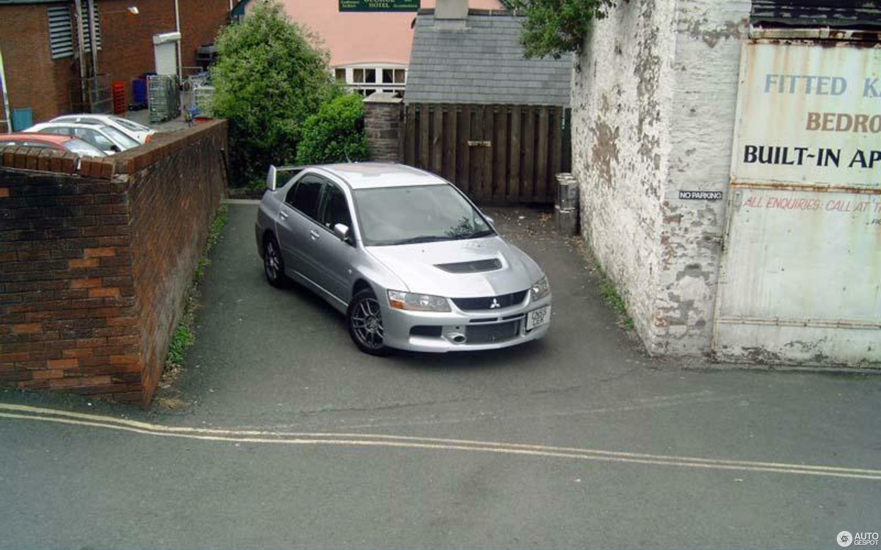 Mitsubishi Lancer Evolution IX MR FQ-320