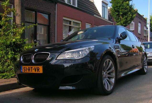 BMW M5 E60 2005