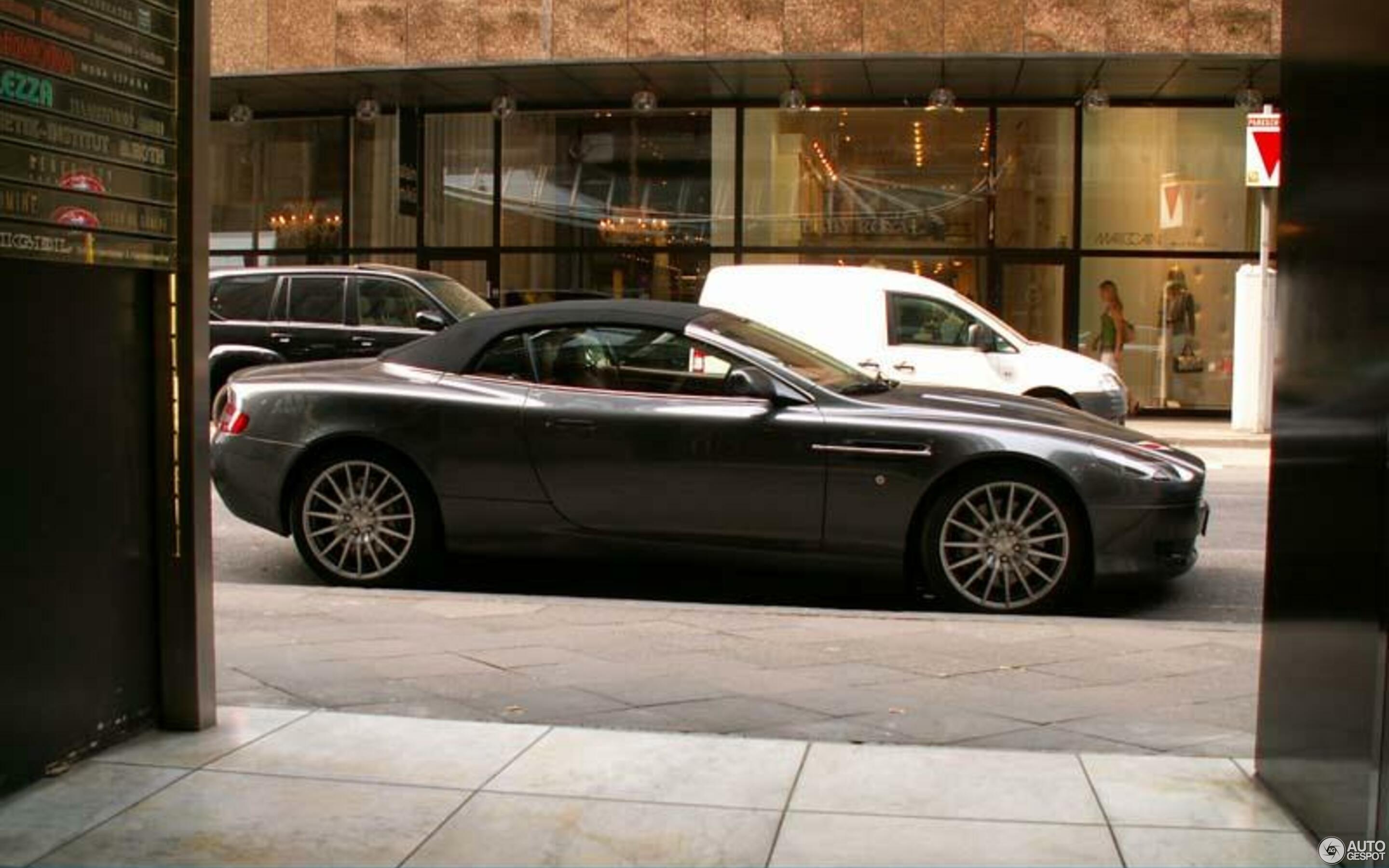 Aston Martin DB9 Volante