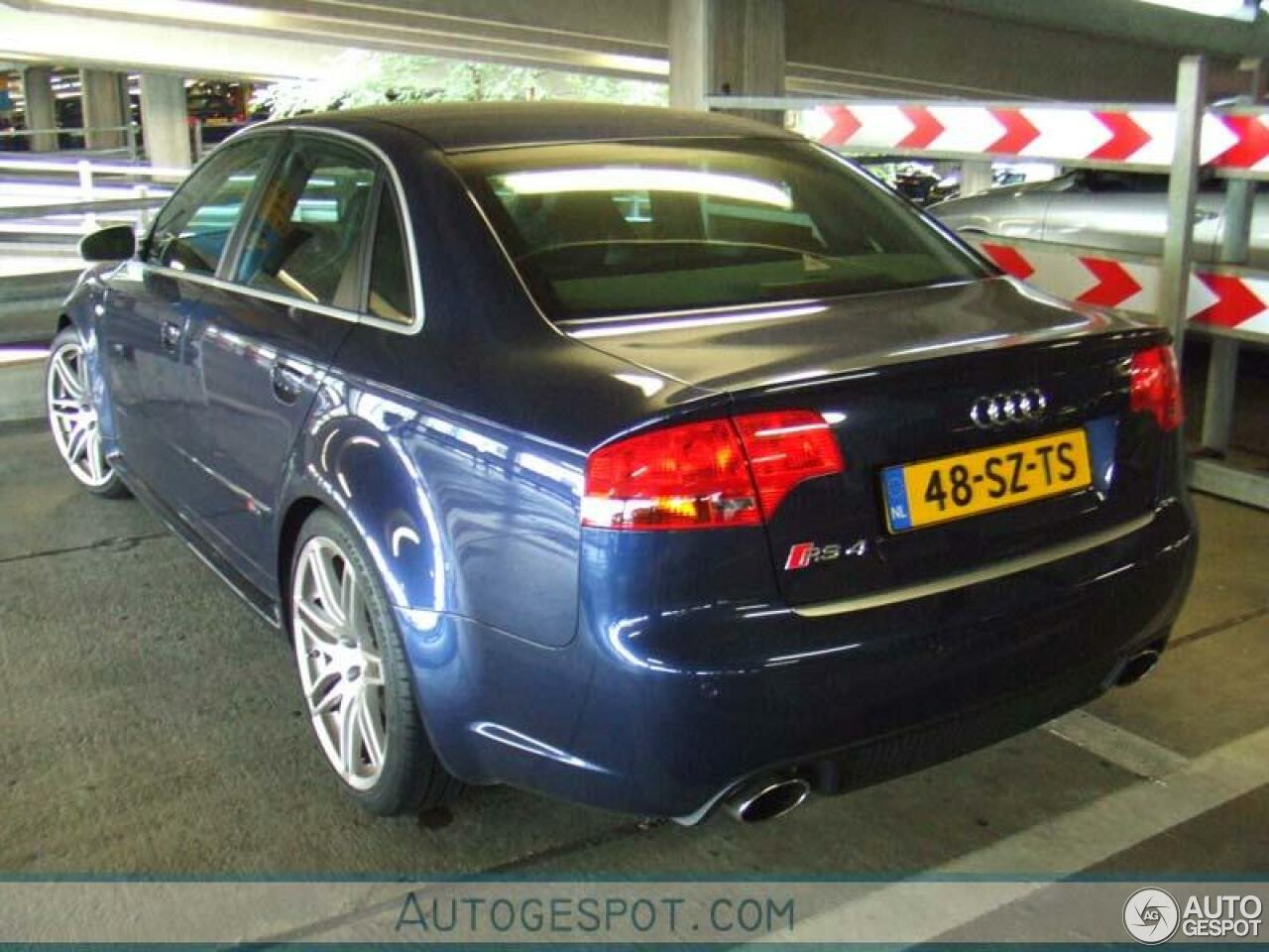 Audi RS4 Sedan