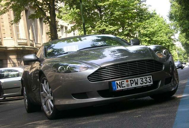 Aston Martin DB9