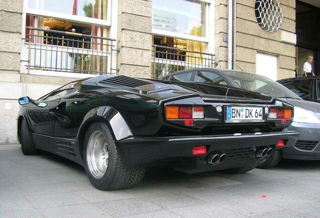 Lamborghini Countach 25th Anniversary