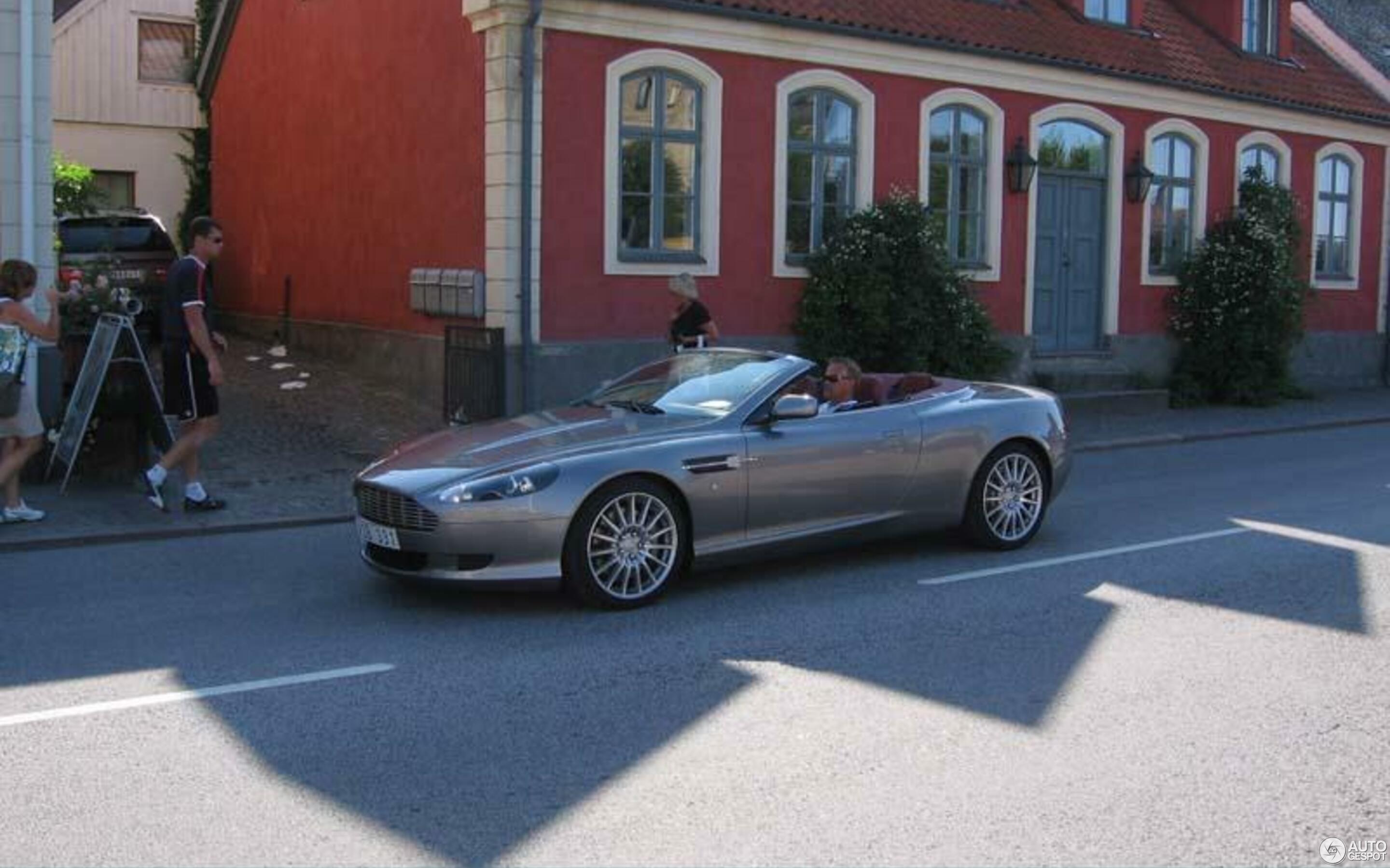 Aston Martin DB9 Volante