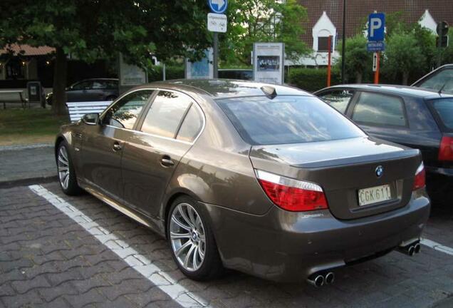 BMW M5 E60 2005