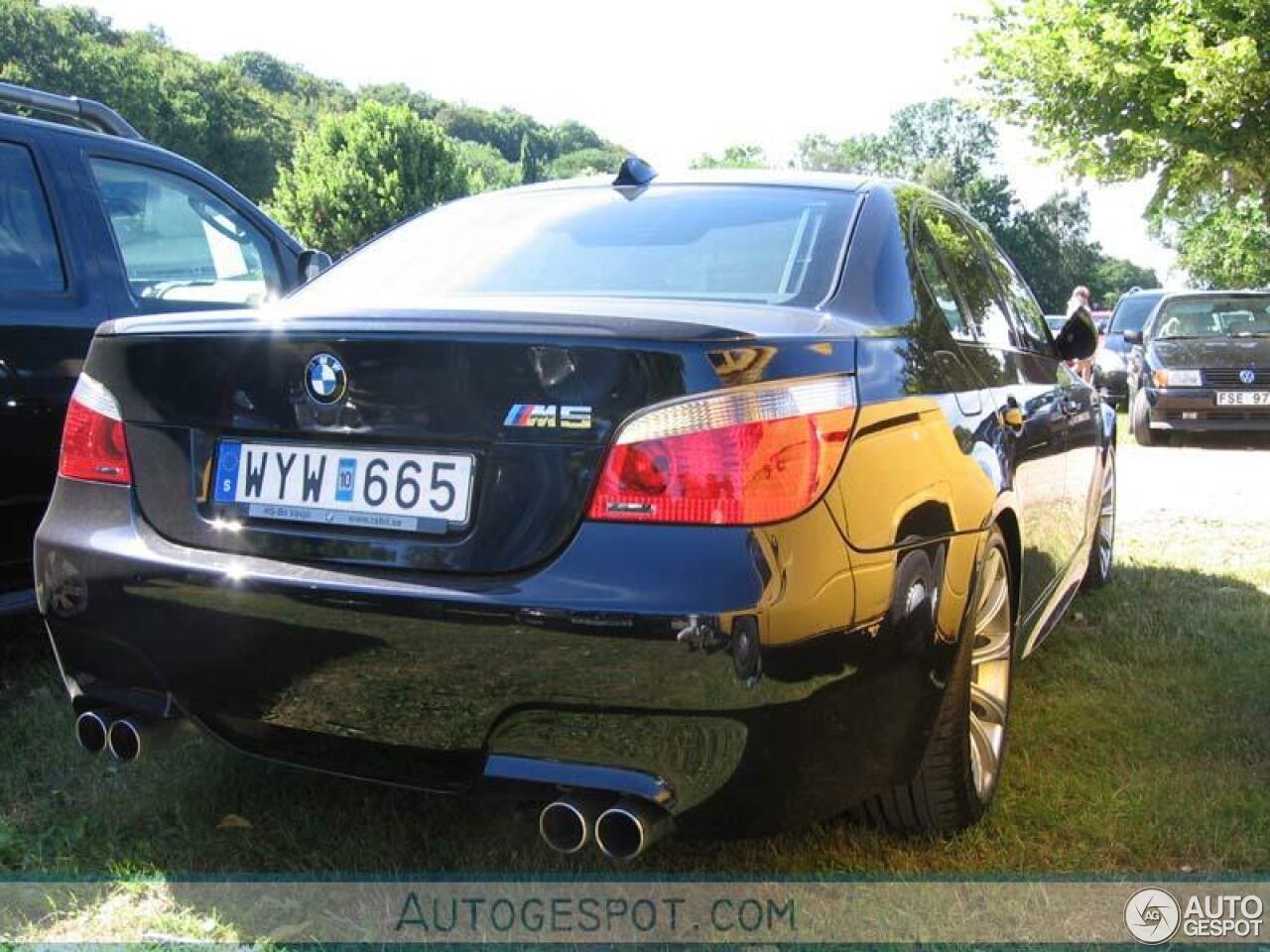 BMW M5 E60 2005