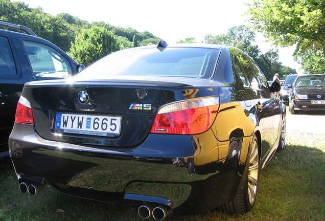 BMW M5 E60 2005