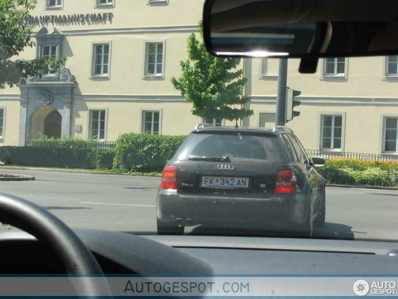 Audi RS4 Avant B5