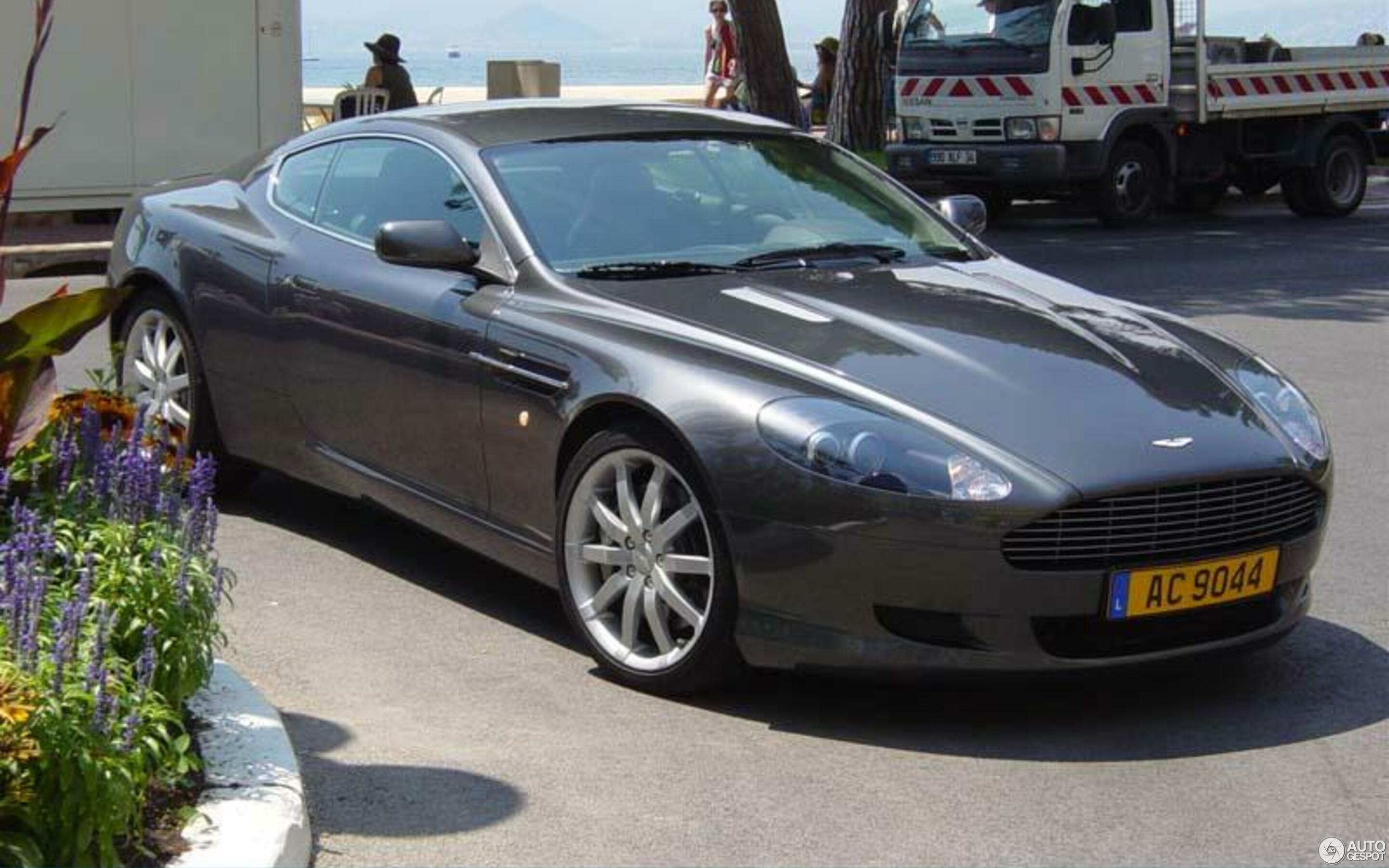 Aston Martin DB9