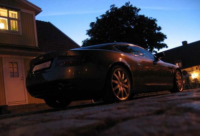 Aston Martin DB9