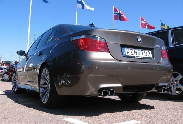 BMW M5 E60 2005