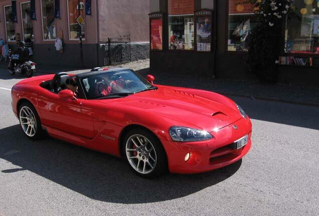 Dodge Viper SRT-10 Roadster 2003