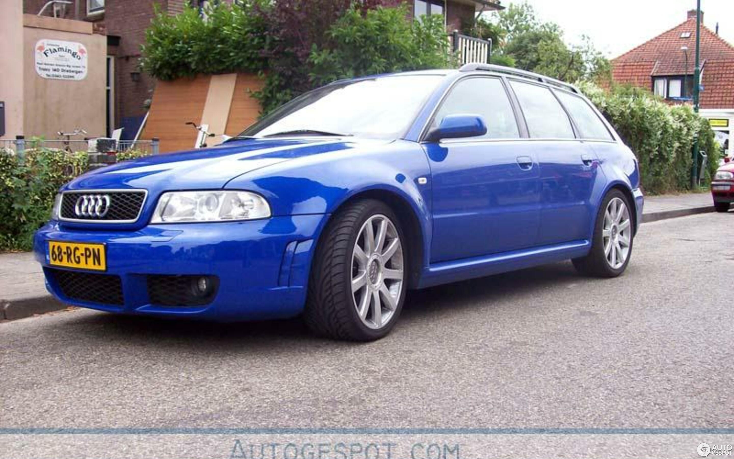 Audi RS4 Avant B5