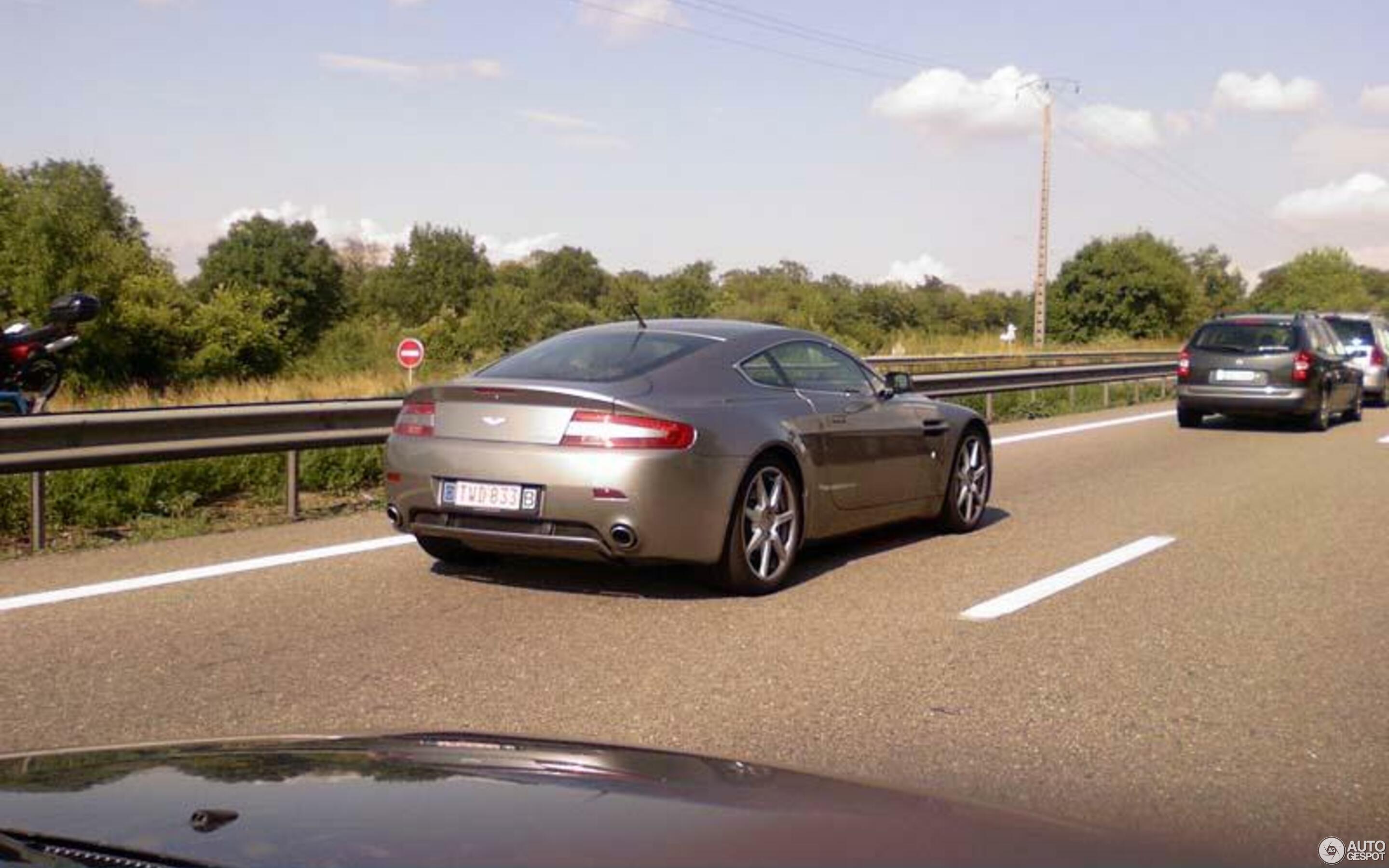 Aston Martin V8 Vantage